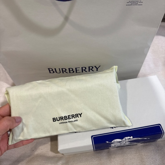 BRAND NEW, NEVER USED! Burberry Check Continental Wallet - Picture 11 of 11